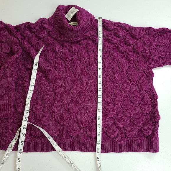 New Cotton Emporium Cable Knit Cropped Sweater - Picture 8 of 8